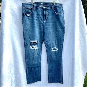 Old Navy Distressed Girlfriend Jean w/Raw-Edge